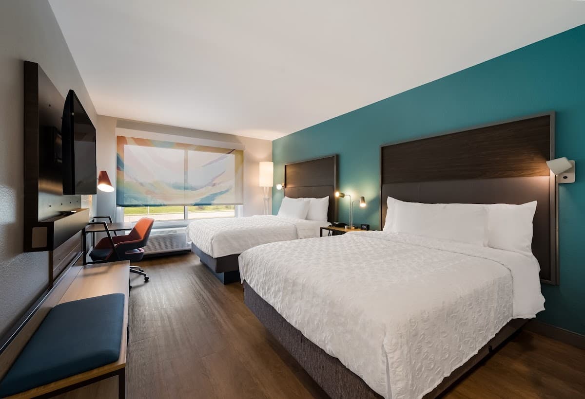 Tru by Hilton Novi Detroit — photo 2