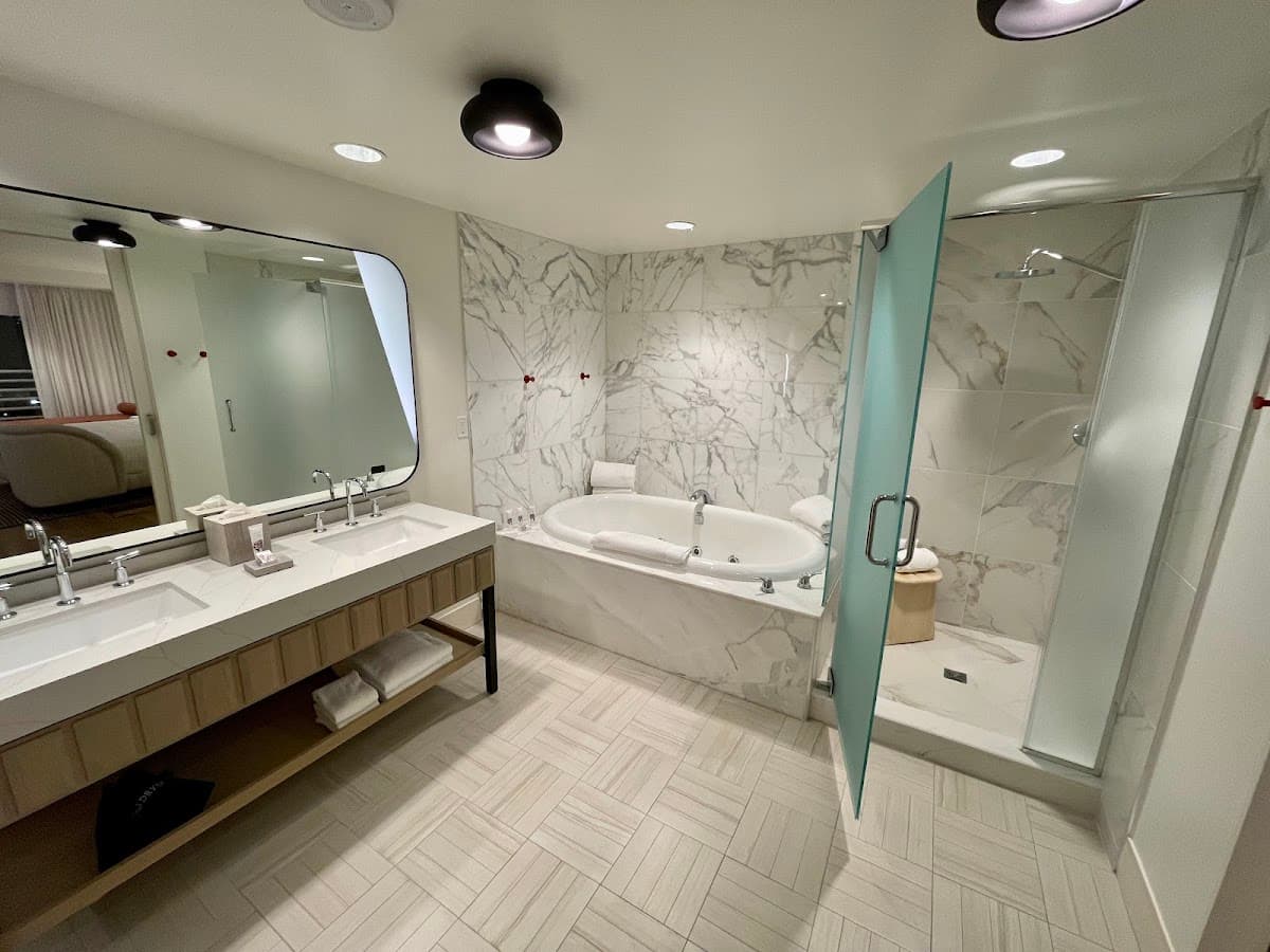 Virgin Hotels Las Vegas, Curio Collection by Hilton — photo 4